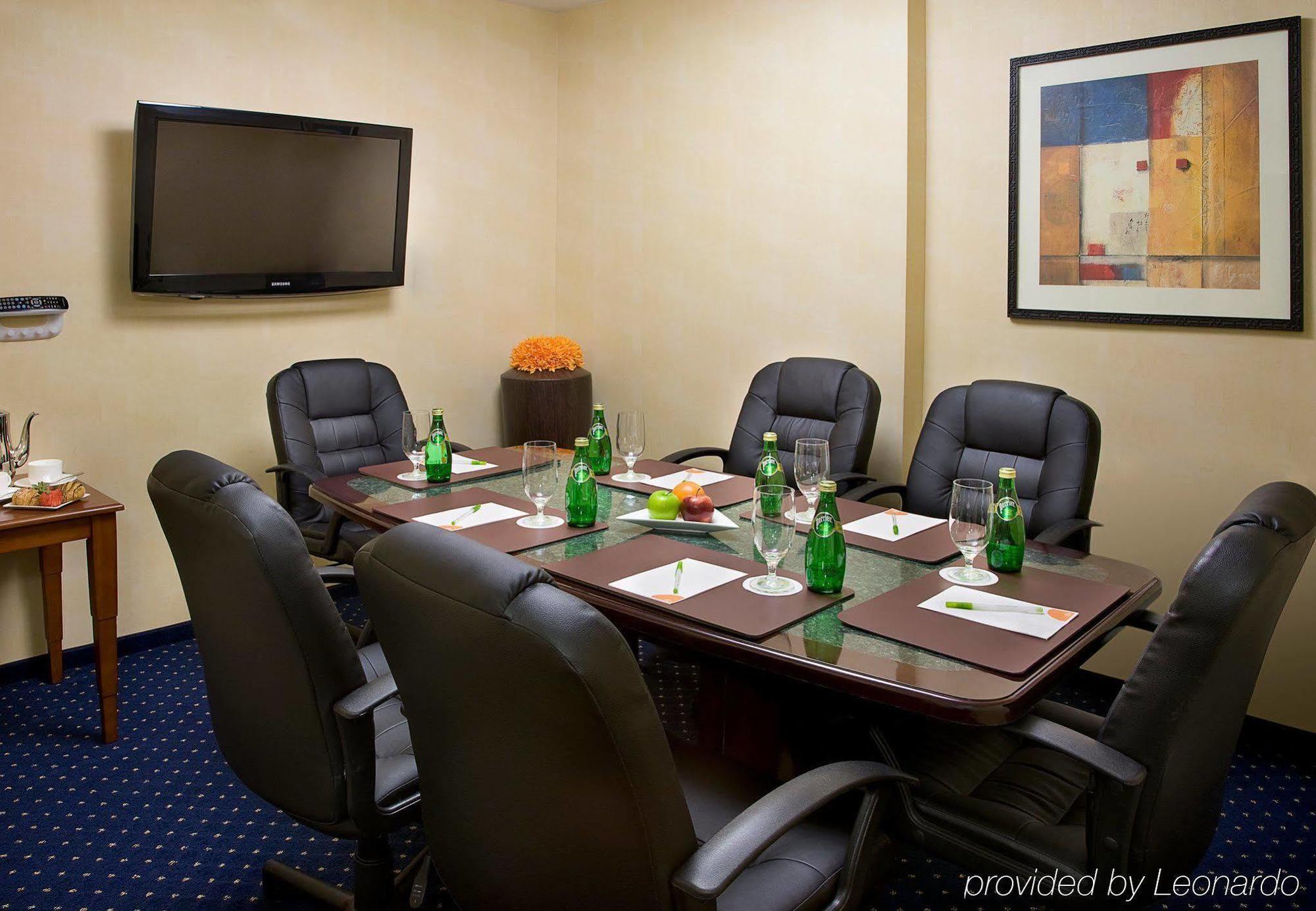 Courtyard By Marriott Toronto Brampton Hotel Exterior photo